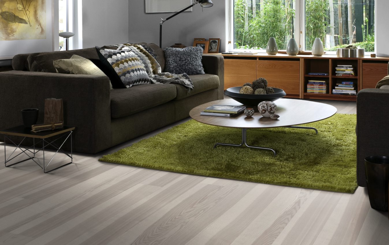 Паркетная доска Kahrs Люкс Ясень Стрим Stream 151N8AAKH4KW240 Lively 2420×187×15 фото в интерьере